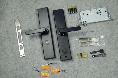 小米、360、優(yōu)點(diǎn)強(qiáng)勢(shì)入局，智能門鎖市場(chǎng)血戰(zhàn)一觸即發(fā)